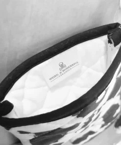 New Arrivals Weird & Wonderful Ceramics Skull Oven Gloves