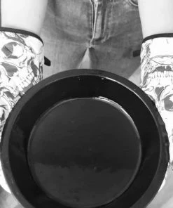 New Arrivals Weird & Wonderful Ceramics Skull Oven Gloves